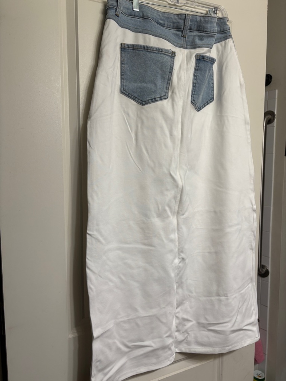 AKIRA White Maxi Pencil Skirt - Picture 3 of 4